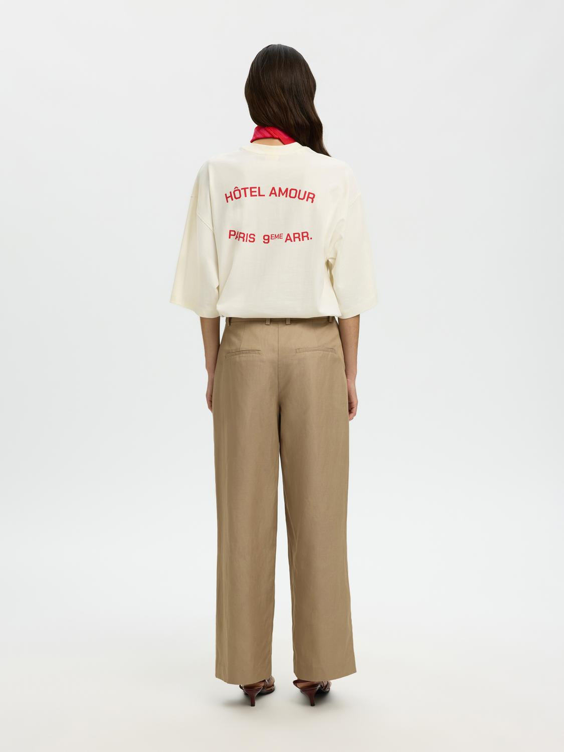 model_shot-back